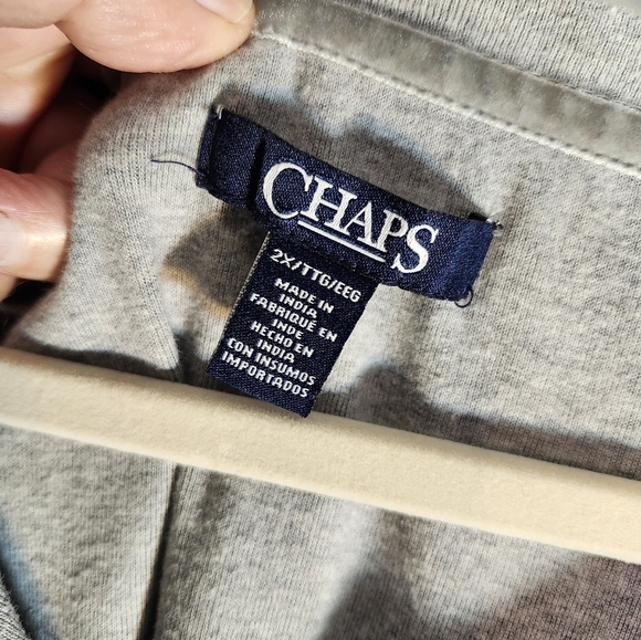 Chaps 100% Cotton Black and Gray Floral Blouse Knit Sz 2Z - Picture 2 of 9